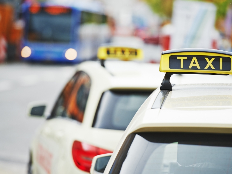book-the-best-cab-service-in-delhi-tajway-cabs-for-local-outstation-trips